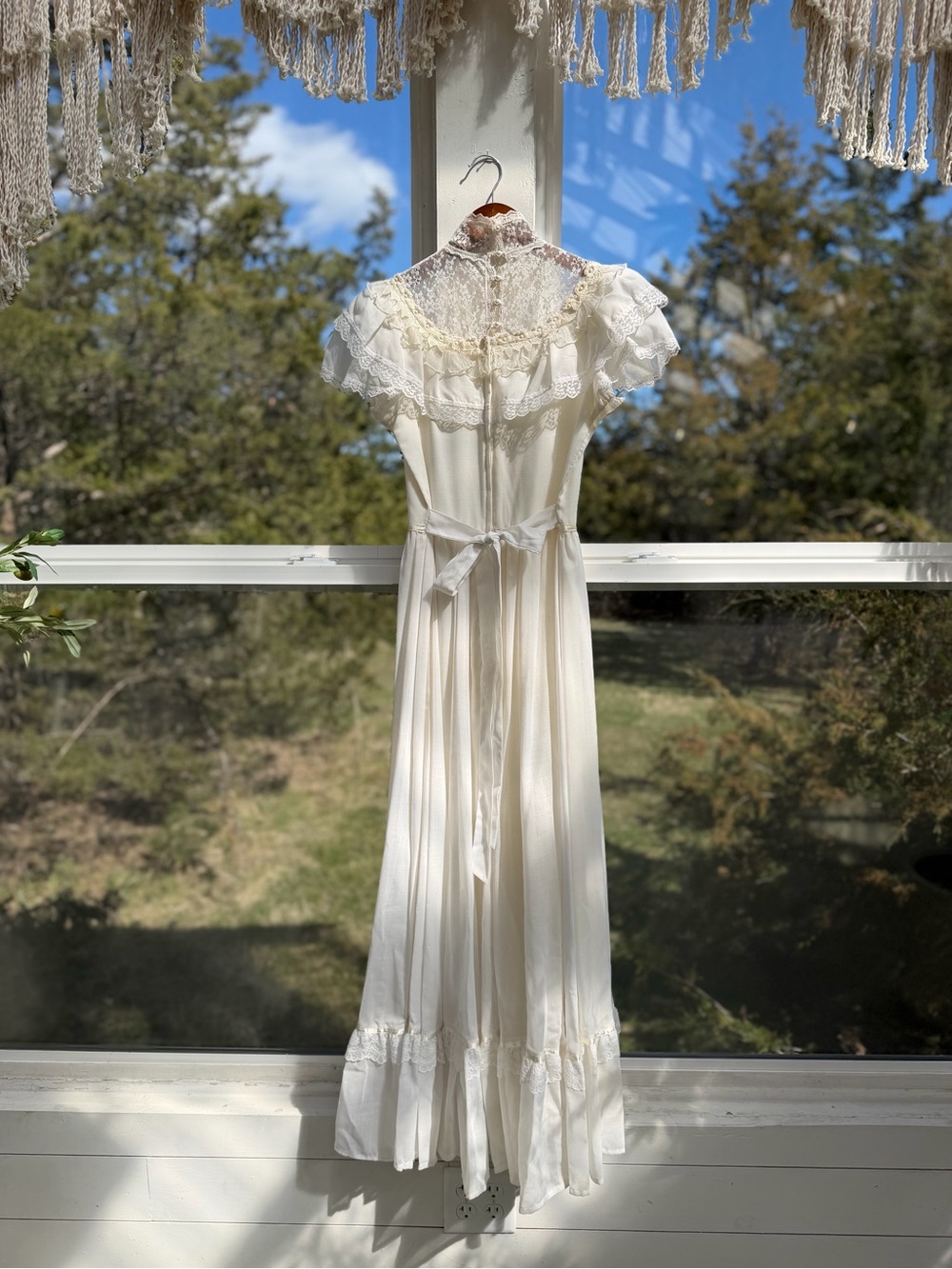 Ivory High Neck Lace Gunne Sax Dress - Picture 3 of 5
